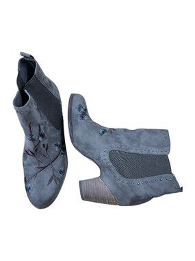 Crown Vintage Boots Embroidered Gray Blue Multi Studs (9.5)